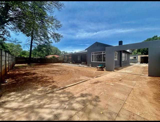 3 BEDROOM HOUSE FOR SALE IN VANDERBIJLPARK CW 1
